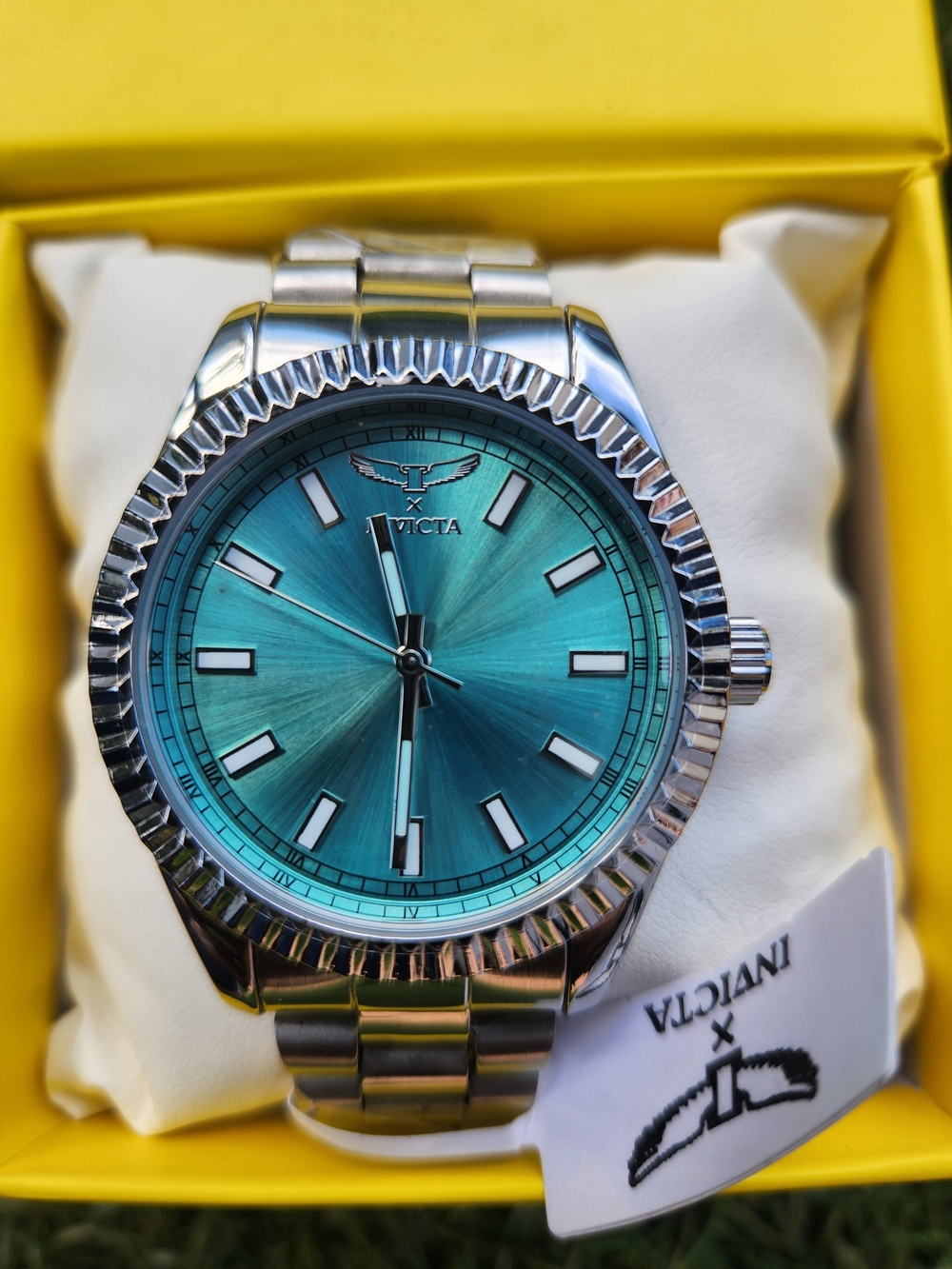 Invicta Stainless Steel Watch with Teal Dial✨️unisex - Picture 2 of 4